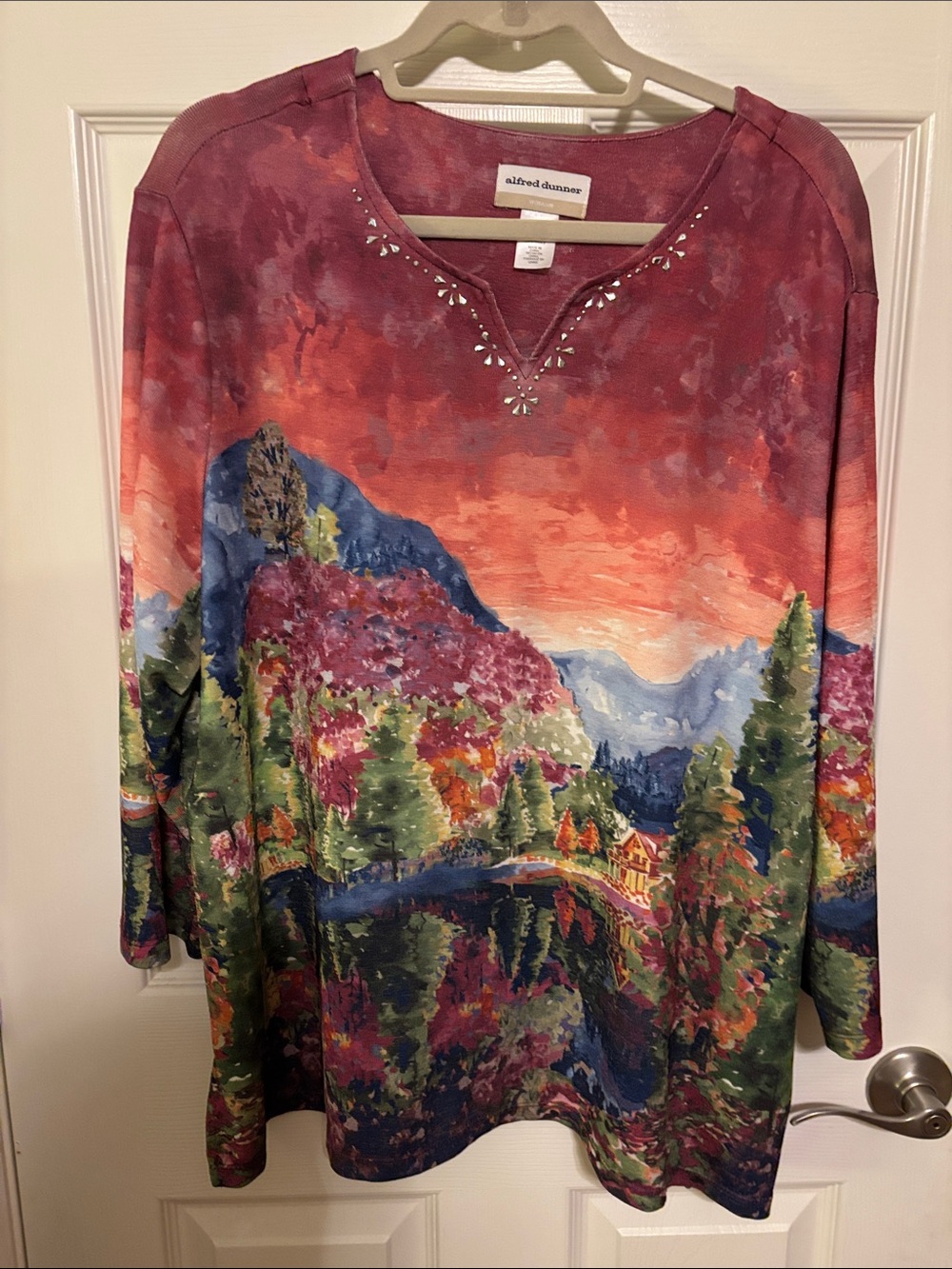 Alfred Dunner Scenic Print a3/4 length  Top in Red and Multicolor